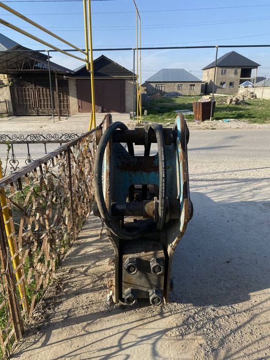 Hyundai 3000 гидромолот