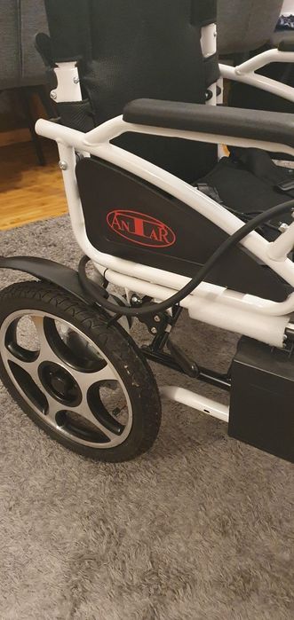 Vand scaun cu rotile electric AT52304