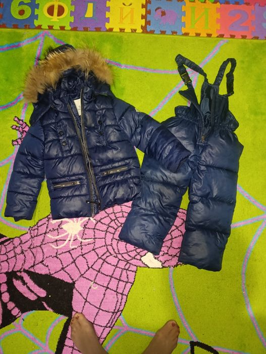 Продается комбинезон с курткой 98 см