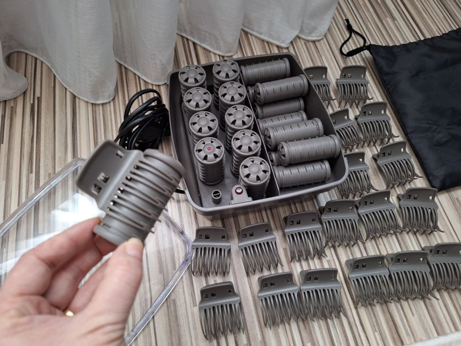 Trusă bigudiuri electrice.