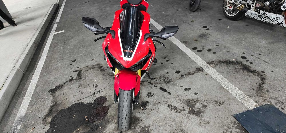 Motosikil Honda cbr 1000RR