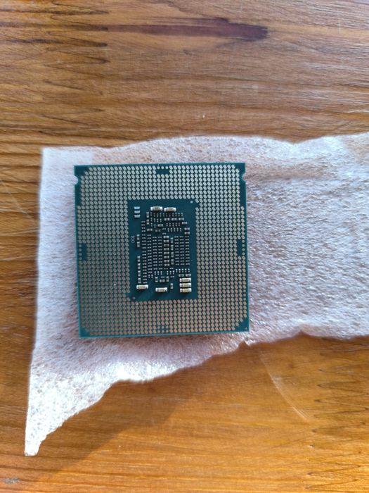 Процессор i3 - 8100