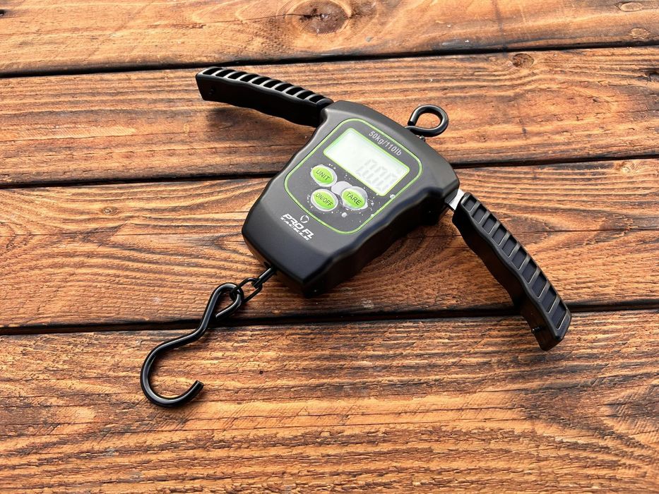 Дигитален кантар с термометър и светещ дисплей за риболов