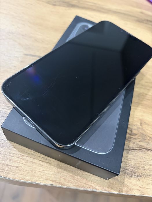 iPhone 13 pro max 128 gb.