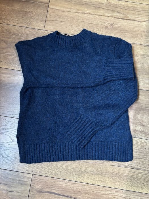 Дамски зимни пуловери