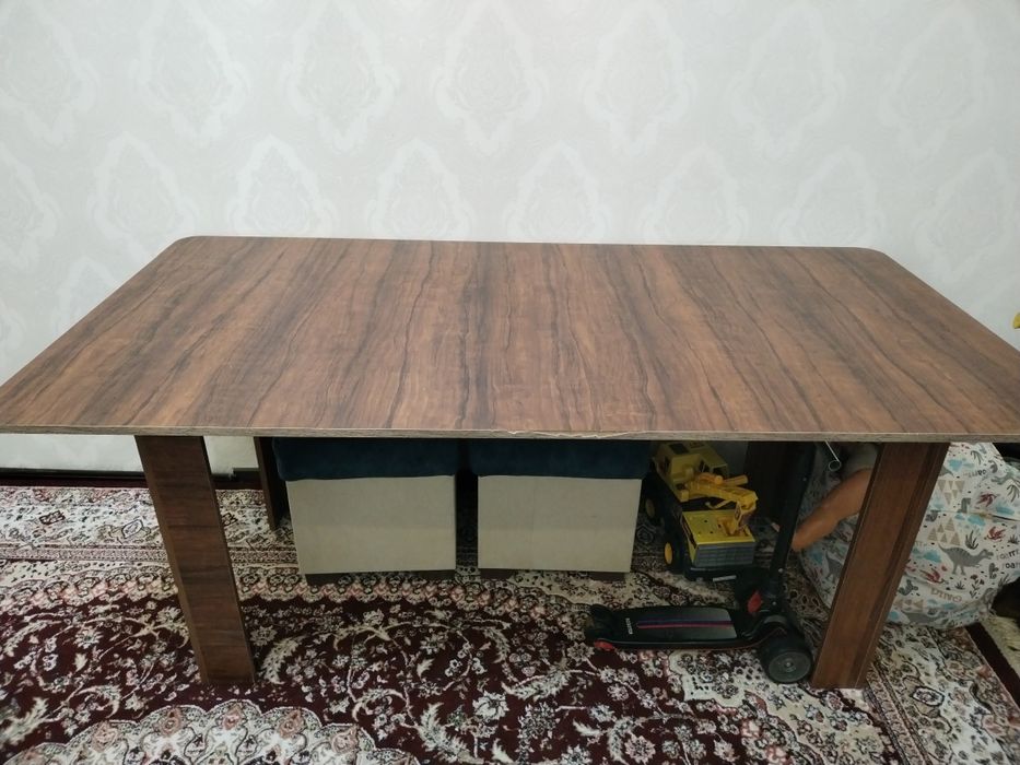 Mehmonxona yoki zal uchun ugalok