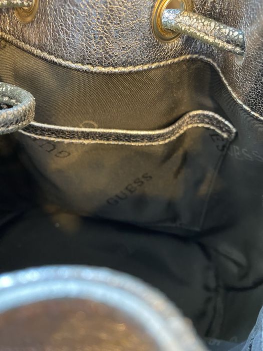 Сребриста чанта  Guess luxe