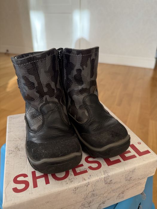 Продам детскую обувь