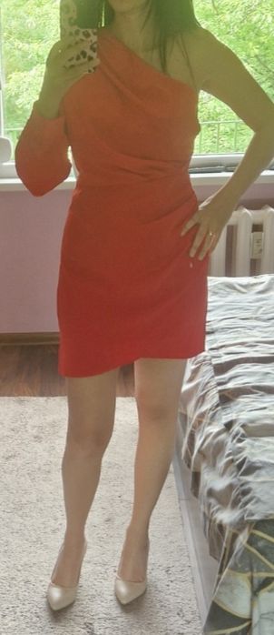 Официални рокли, червена с едно рамо и синя дантелена