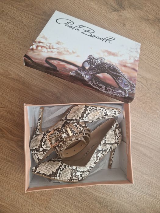 Обувки 37 номер (комплект с колан)