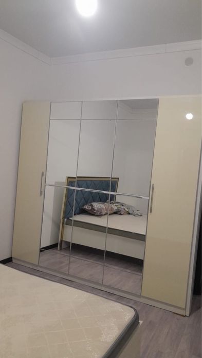 Спальный гарнитур б/у в отличном состояний