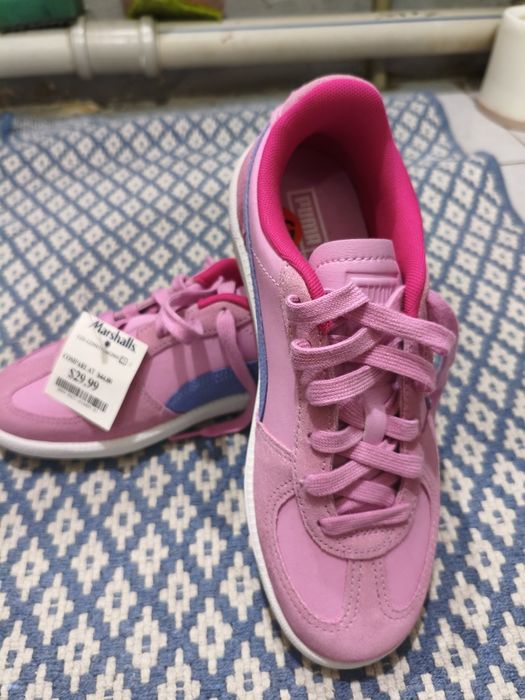 Продам новые кроссовки Puma