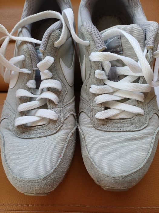 Adidasi nike 38.5 insertii piele stare perfecta