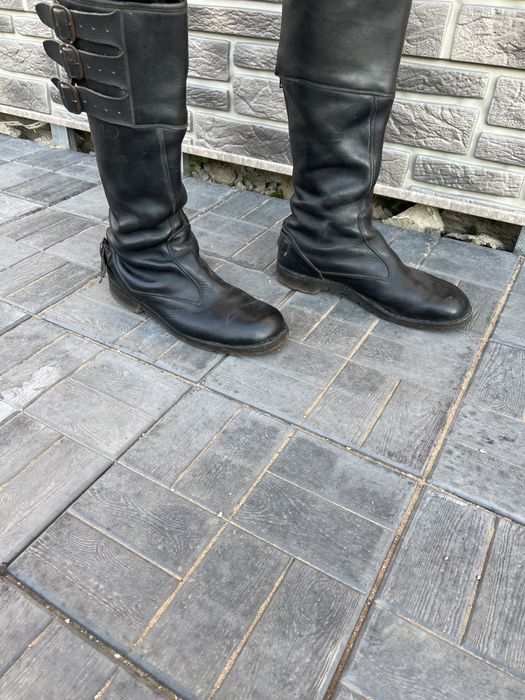 Байкерские кожанные сапоги .