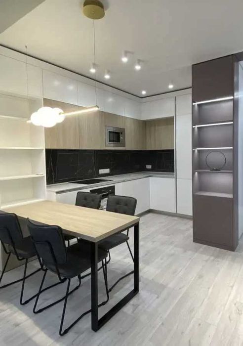 Дава се под наем Двустаен апартамент в София, Център - 65 кв.м за 433.5 € - Снимка #1