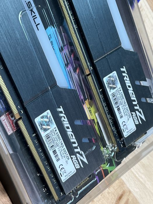 Kit Ram Memorii G.SKILL Trident Z RGB 32GB 3200MHz – 4x8GB DDR4