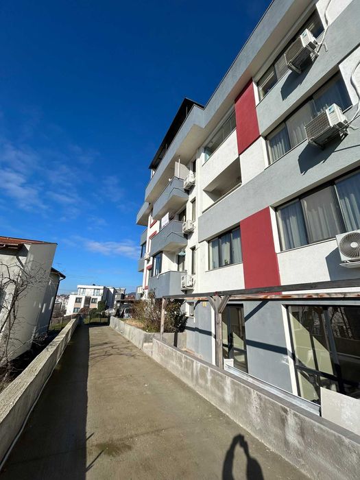 Собственик продава 3 стаен апартамент кв. Възраждане