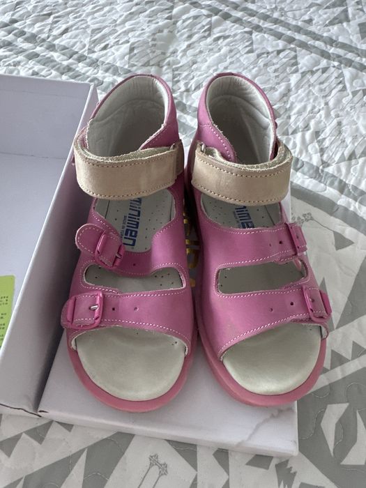 Продам кожаные босоножки