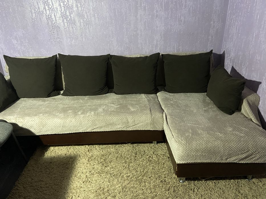 Продам диван угловой