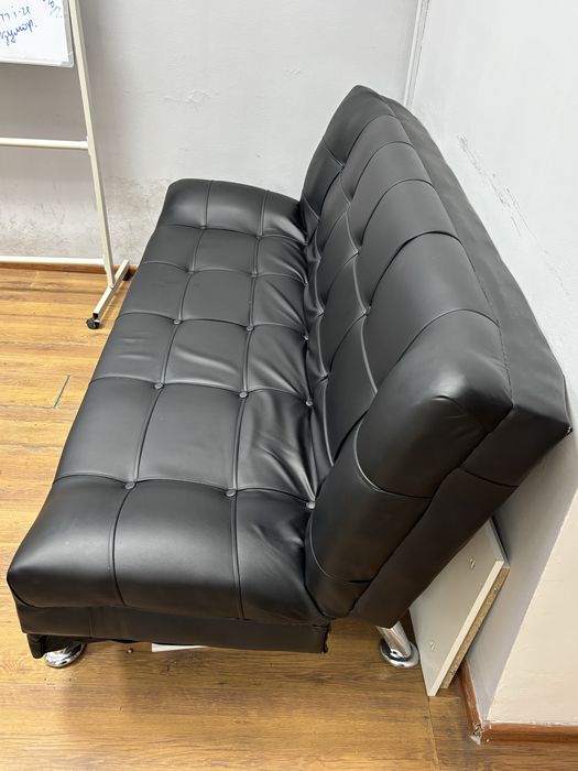 Продам диван 45х190х55, черный