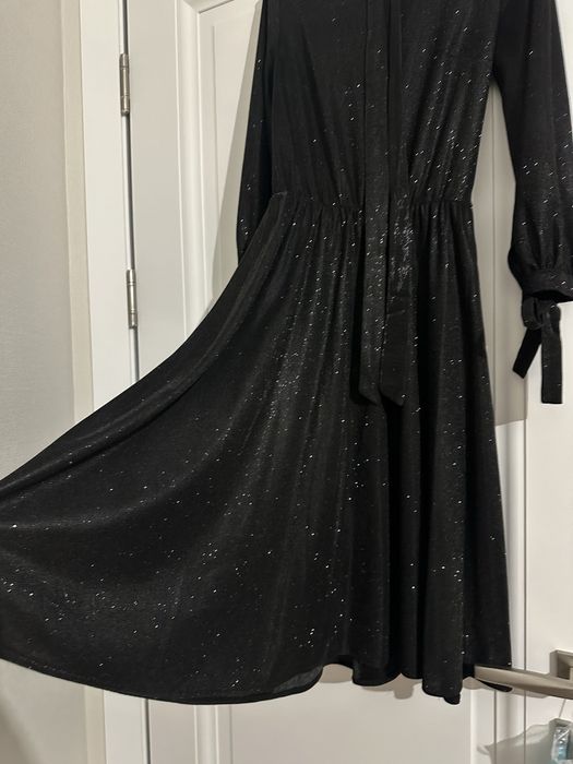 Платье черная