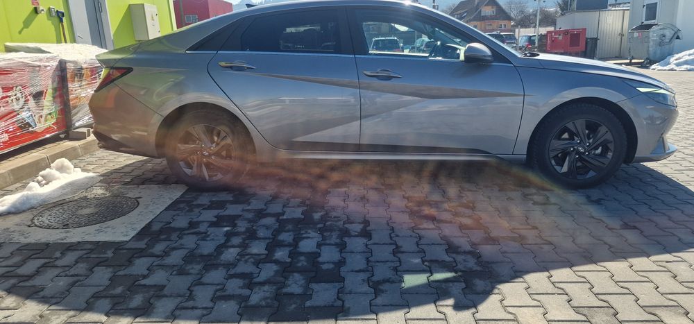 Hyundai Elantra 2021