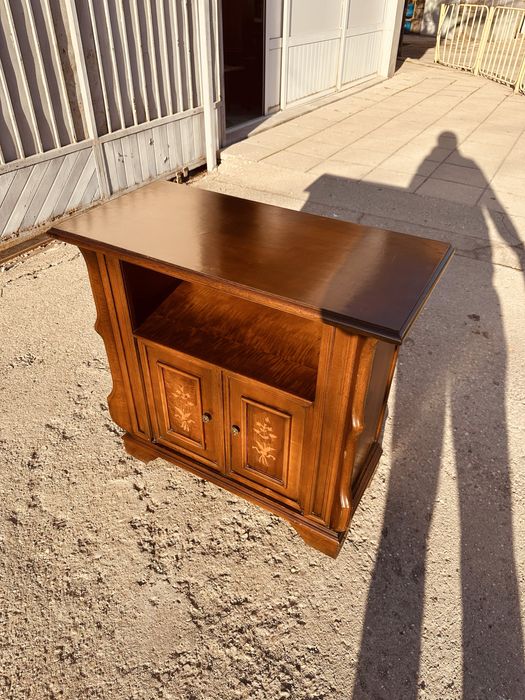 Италиански дизайнерски TV шкаф – масив, интарзия