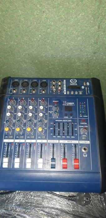 Kalonka uslitr va mikrafon