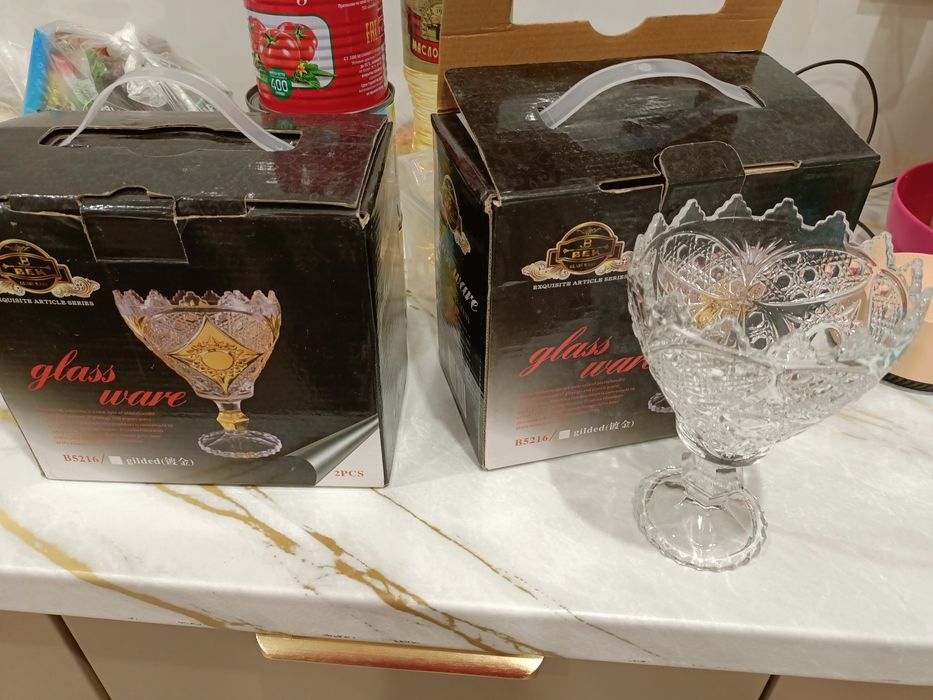 Продаются стеклянные вазы