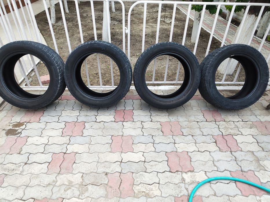 Продам автошины для Тойоты 200