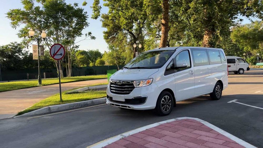 Jac M3 yangi sotuvda tayor