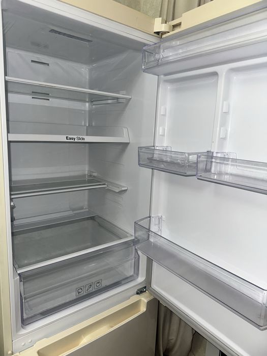 холодильник  Samsung в отличном состоянии