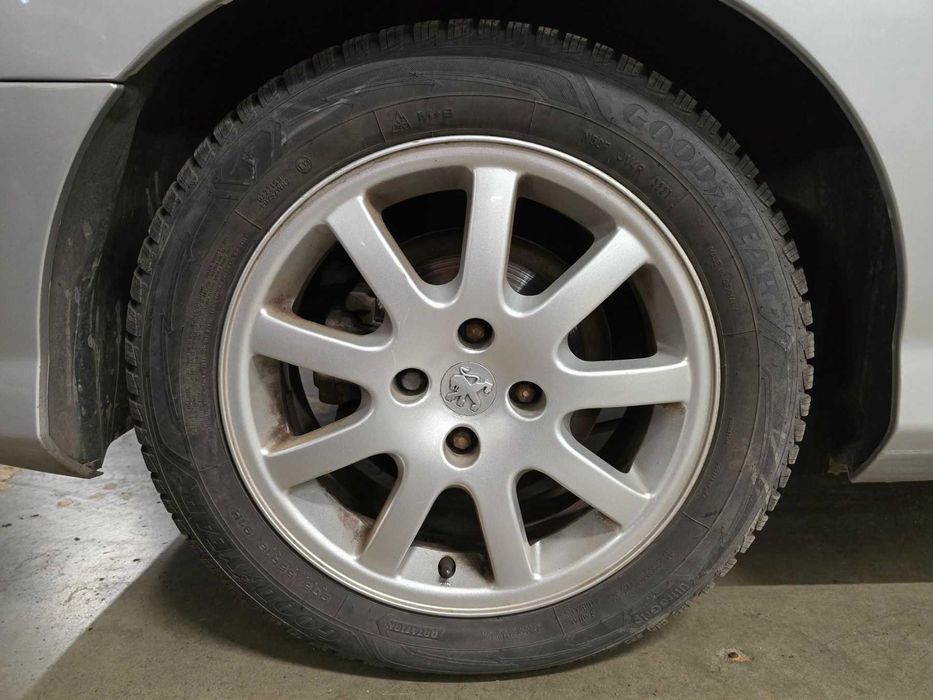 4 бр. алуминиеви джанти 205/55 R16 за Пежо/Ситроен + 3 бр. зимни гуми Goodyear ДОТ 2021