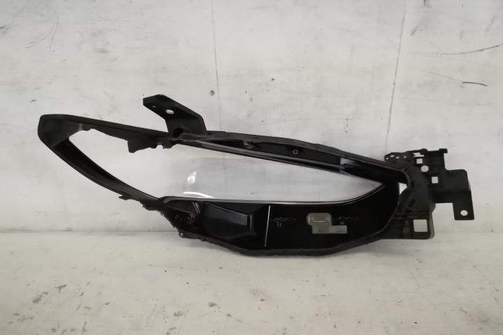 Мазда 6 / Mazda 6 GJ Оригинално дясно предно стъкло в добро състояние.