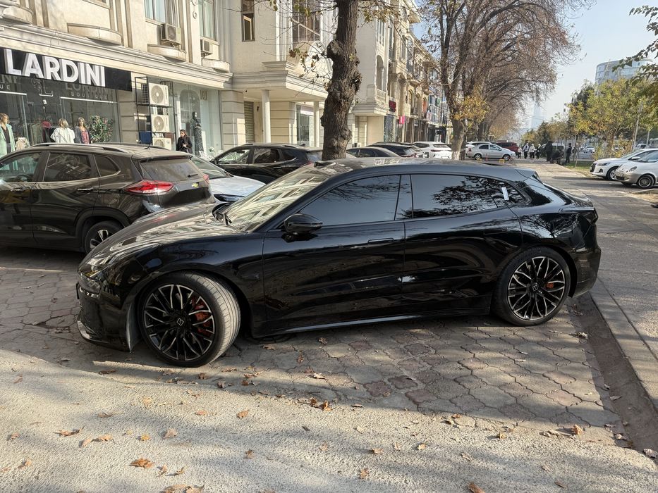 Zeekr 001 you 2024 yil