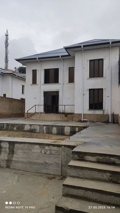 Ховли сотилади срочно