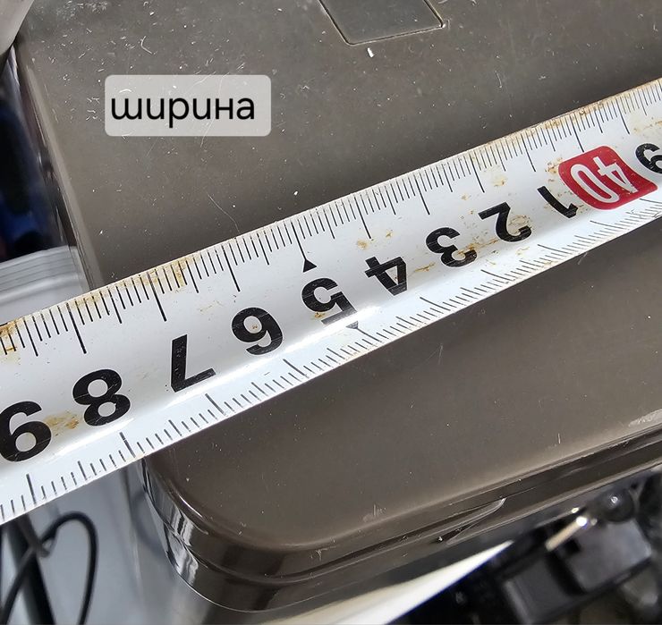 Малък хладилник с фризер