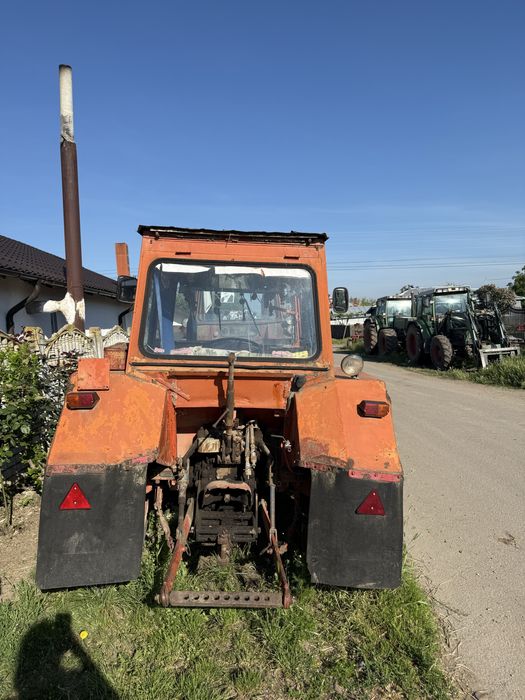 Tractor universal 445