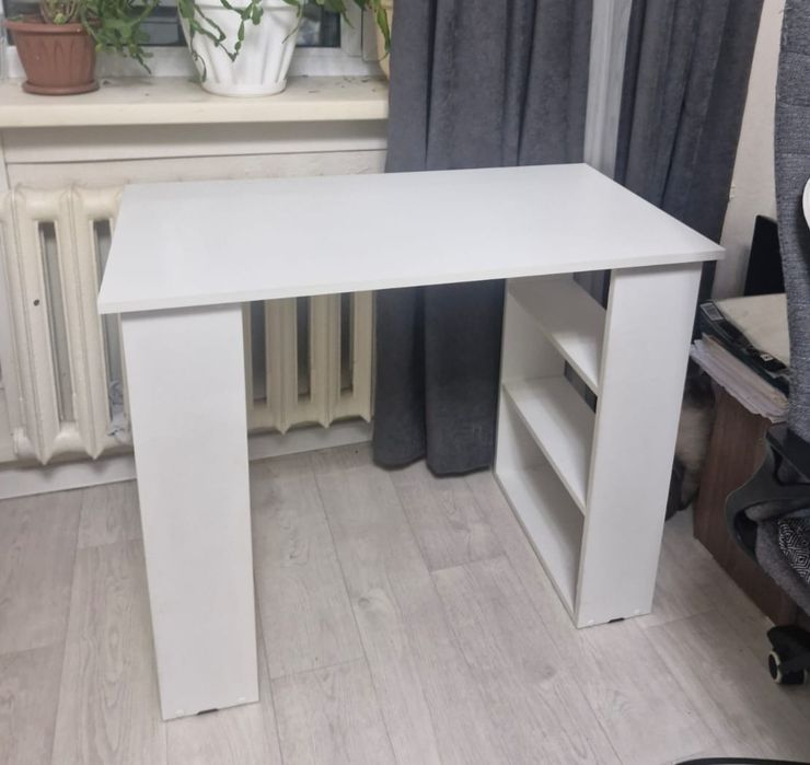 Продам компьютерный стол