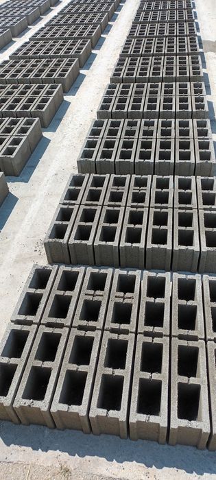 Boltari din beton vibropresati.