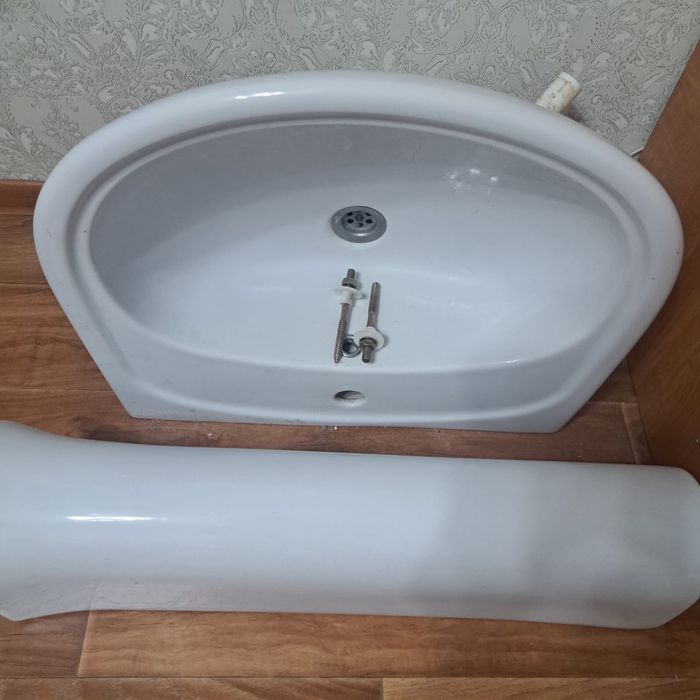 Продам раковину в ванную