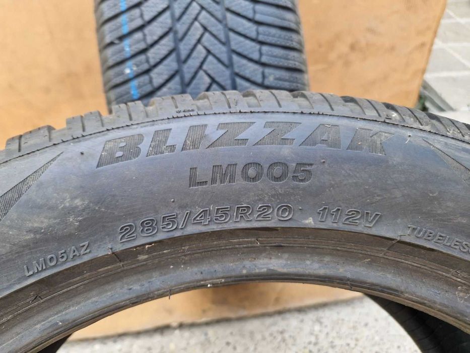 2 Bridgestone R20 285/45 Зимни гуми  DOT3221