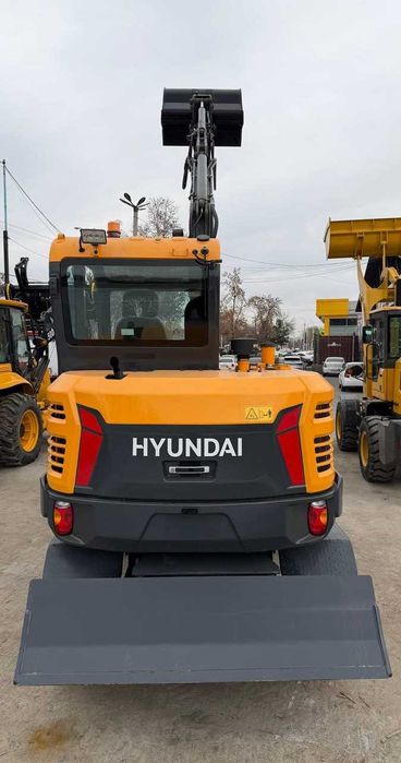 Колесный экскаватор Hyundai 60