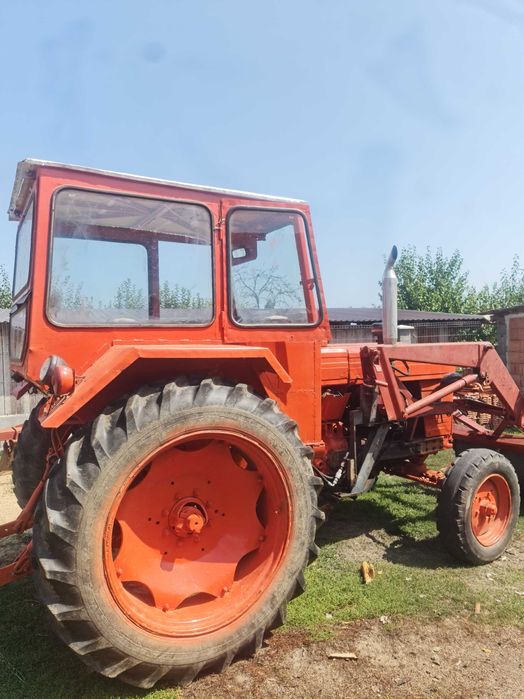 Vănd Tractor 650