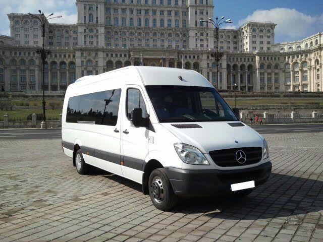 Servicii transport persoane închirieri microbuze