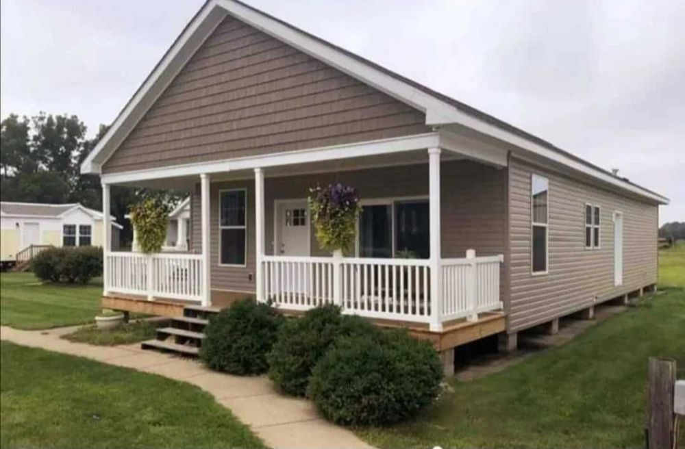 Vând case din lemn la cheie