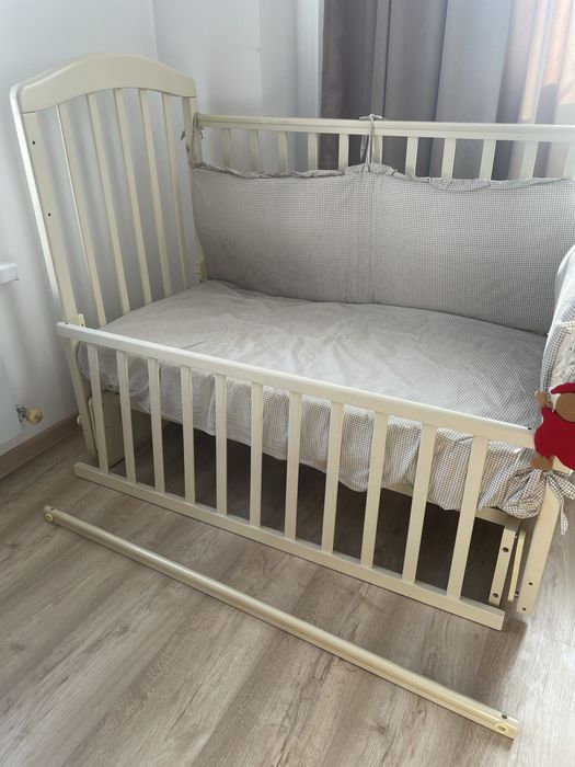 Детскся кроватка