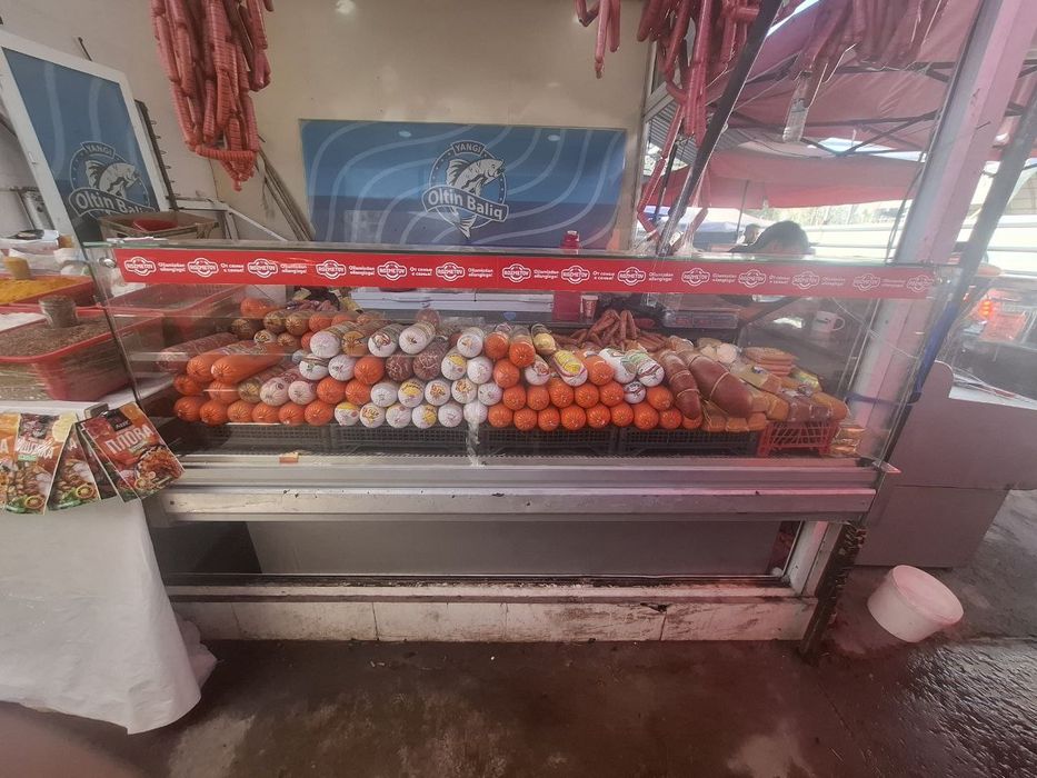 Srochna vetrina xolodilnik sotiladi