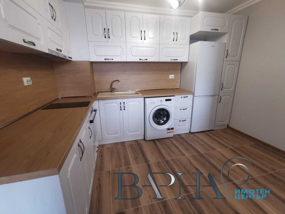 Дава се под наем Двустаен апартамент в Варна, Център - 75 кв.м за 484.5 € - Снимка #1