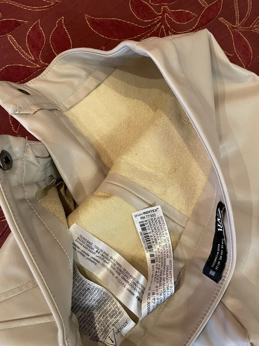 Pantaloni crem Zara piele ecologica